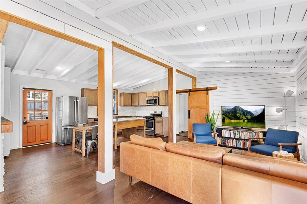 1240 Robinwood Rd, Decatur GA  30033-3207 exterior