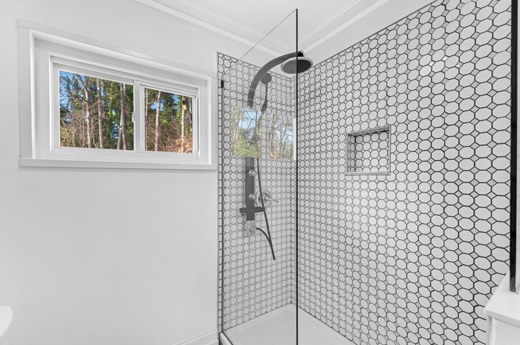 1240 Robinwood Rd, Decatur GA  30033-3207 exterior