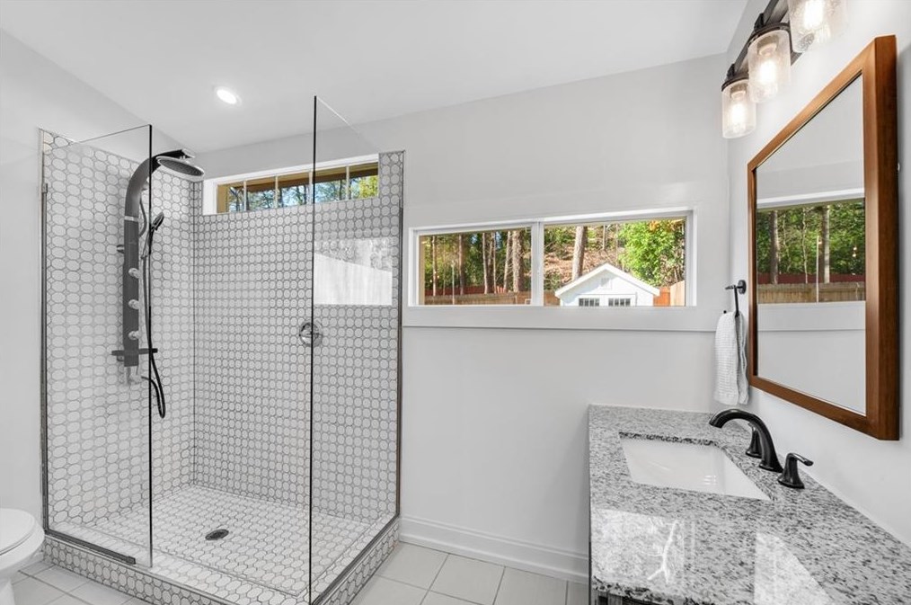 1240 Robinwood Rd, Decatur GA  30033-3207 exterior