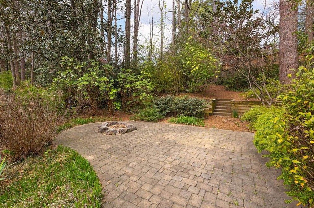 1016 Willivee Dr, Decatur GA  30033-4131 exterior