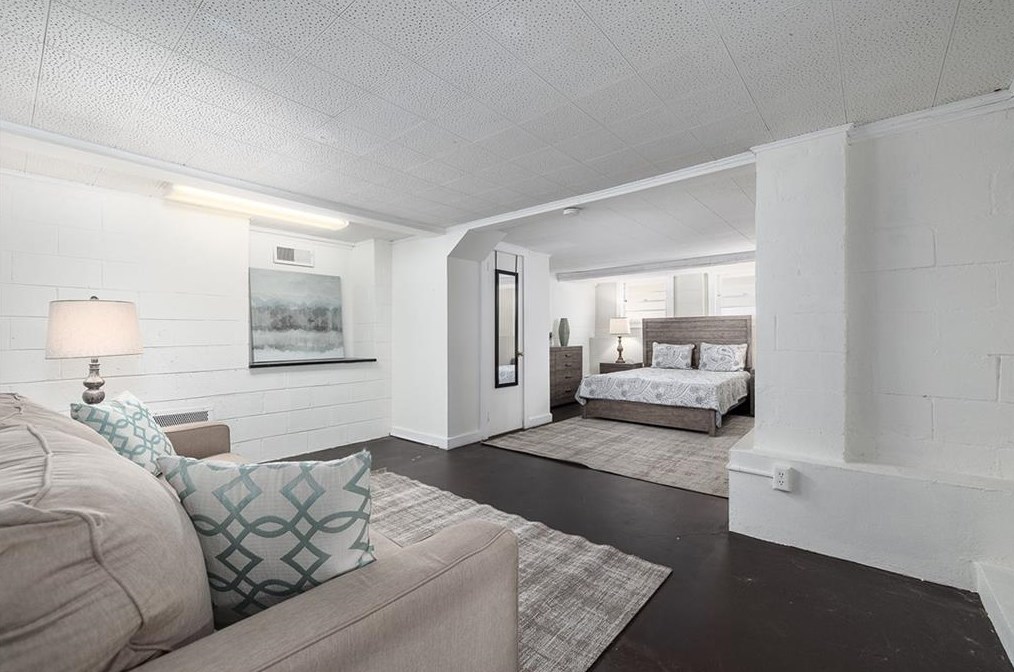 1016 Willivee Dr, Decatur GA  30033-4131 exterior