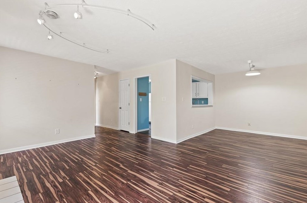 1305 Weatherstone Way, Atlanta GA  30324-4641 exterior