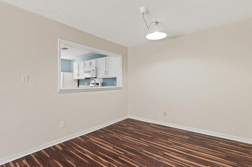 1305 Weatherstone Way, Atlanta GA  30324-4641 exterior