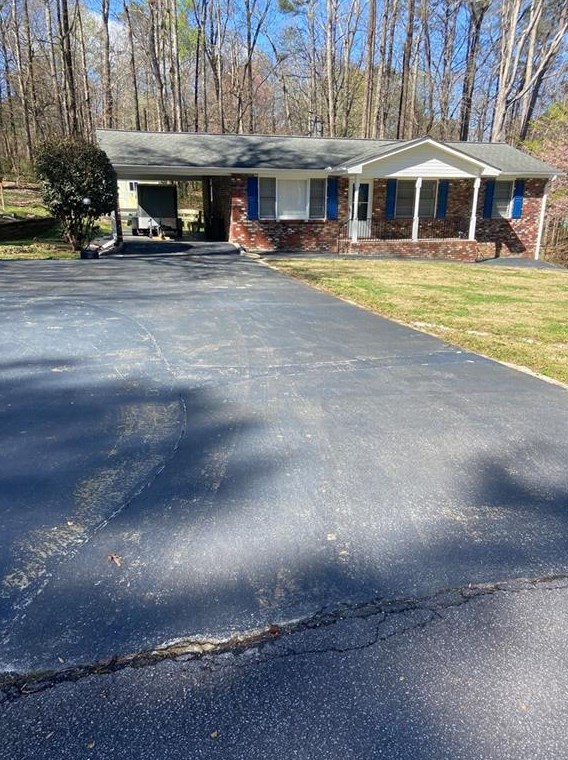 187 Macedonia Forest Cir, Holly Springs, GA 30115