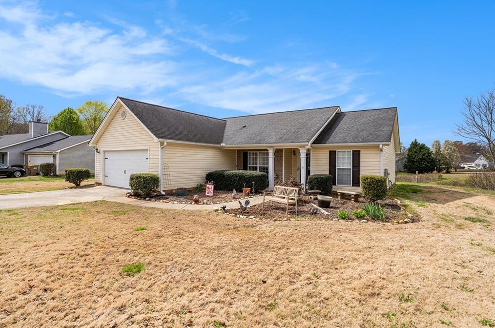 1259 Braves Ct, Winder, GA 30680-7446