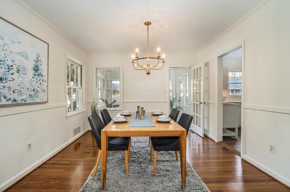 305 Westchester Dr, Decatur GA  30030-1121 exterior