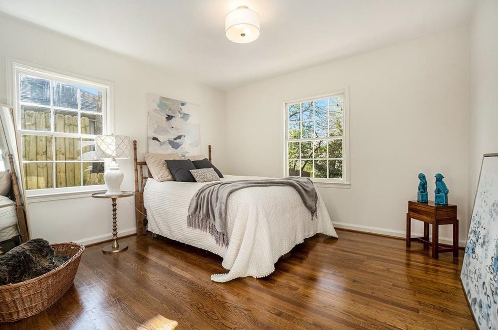 305 Westchester Dr, Decatur GA  30030-1121 exterior