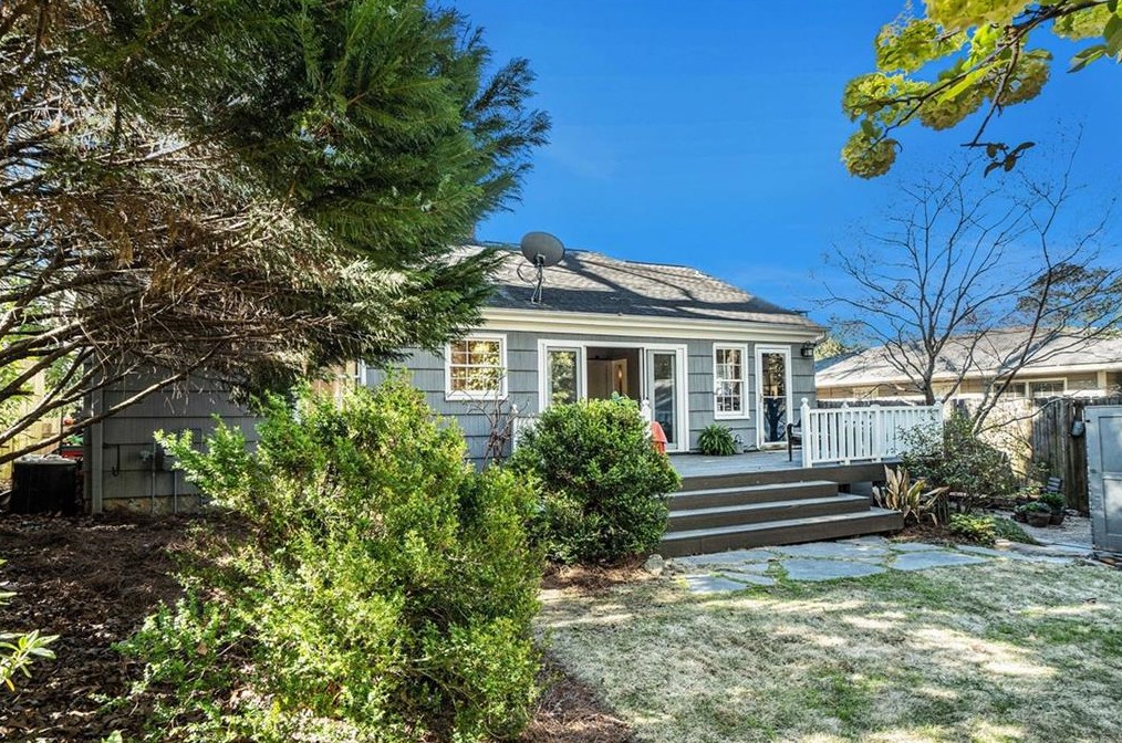 305 Westchester Dr, Decatur GA  30030-1121 exterior