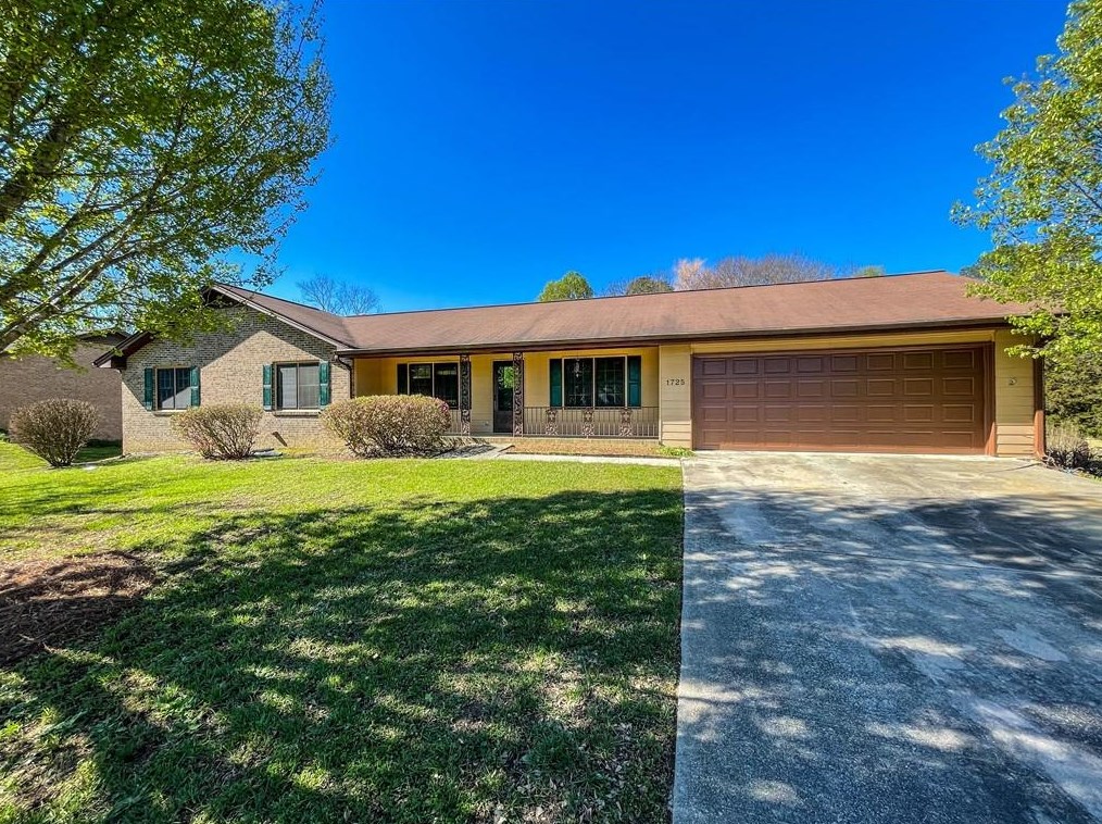 1725 Norton Estates Dr, Lithonia, GA 30078