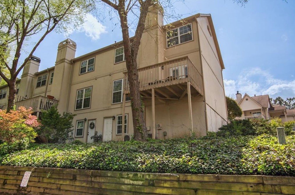 701 Bridge Ln, Smyrna GA  30082-3839 exterior