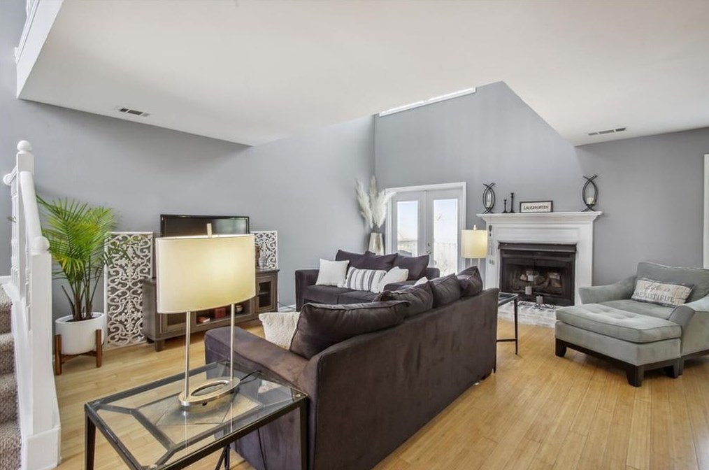 701 Bridge Ln, Smyrna GA  30082-3839 exterior