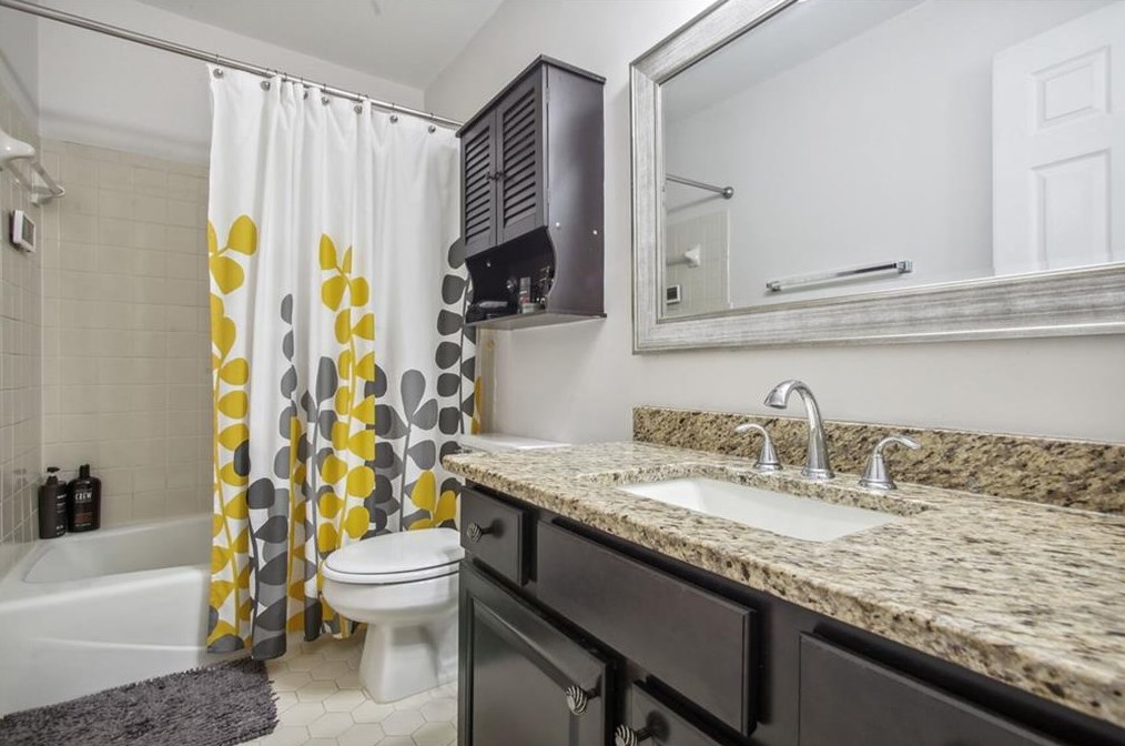 701 Bridge Ln, Smyrna GA  30082-3839 exterior