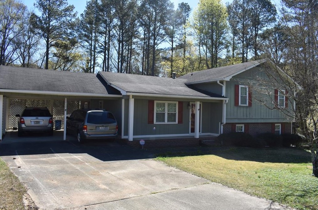 109 Bartlett Cir, Bowdon, GA 30108-1301