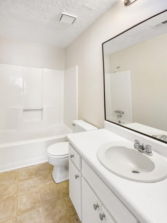 4379 Coopers Creek Dr, Smyrna GA  30082-4813 exterior