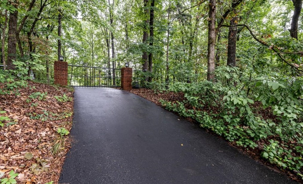 1505 Old Fountain Rd, Lawrenceville, GA 30043-3924