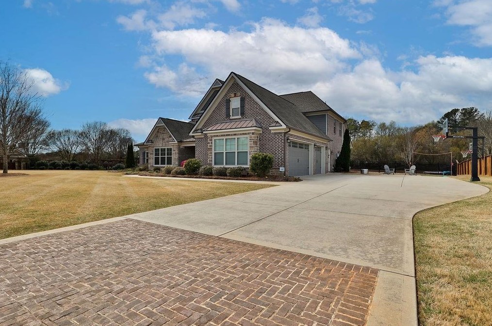 1635 Clubhouse Ln, Statham, GA 30666