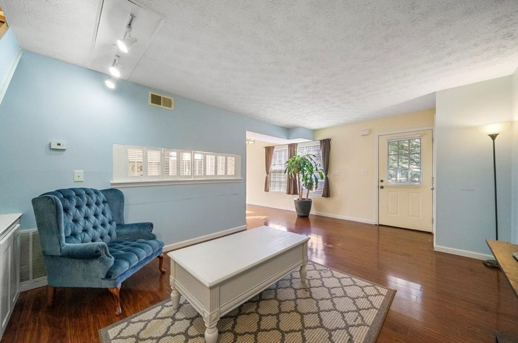 1326 Surrey Ln Sw, Marietta, GA 30008