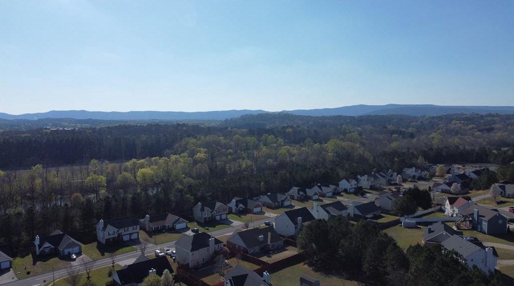 139 Avalon Dr, Calhoun GA  30701-9434 exterior