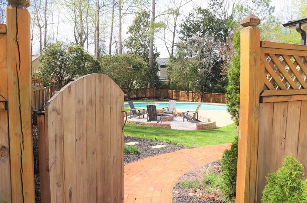 120 Barrow Downs, Alpharetta GA  30004-4013 exterior