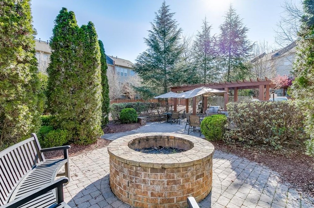 7 High Gate Trl, Decatur GA  30030-1334 exterior