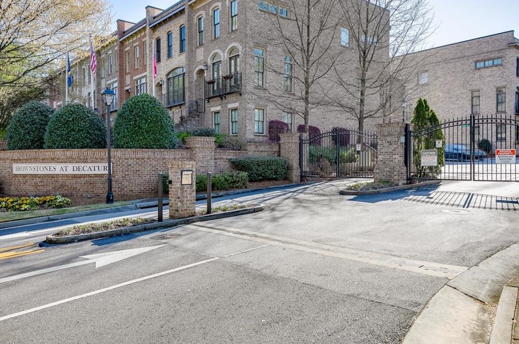 7 High Gate Trl, Decatur, GA 30030-1334