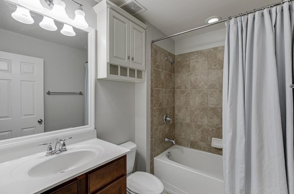 7 High Gate Trl, Decatur GA  30030-1334 exterior