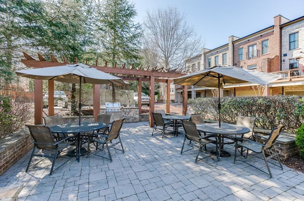 7 High Gate Trl, Decatur GA  30030-1334 exterior