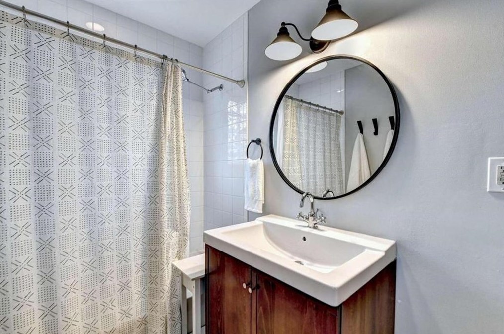 2227 Desmond Dr, Decatur GA  30033-4740 exterior