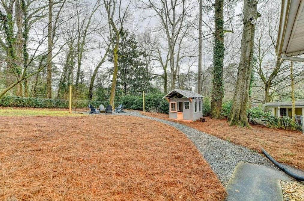 2227 Desmond Dr, Decatur GA  30033-4740 exterior