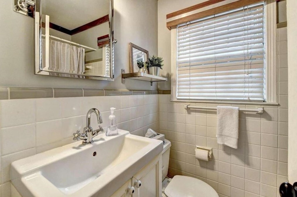 2227 Desmond Dr, Decatur GA  30033-4740 exterior