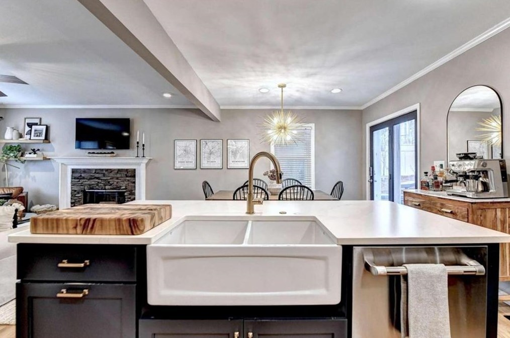 2227 Desmond Dr, Decatur GA  30033-4740 exterior