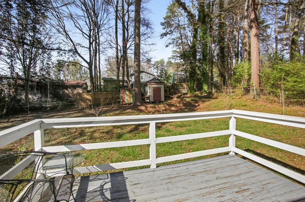 4010 Northstrand Dr, Decatur GA  30035-2372 exterior