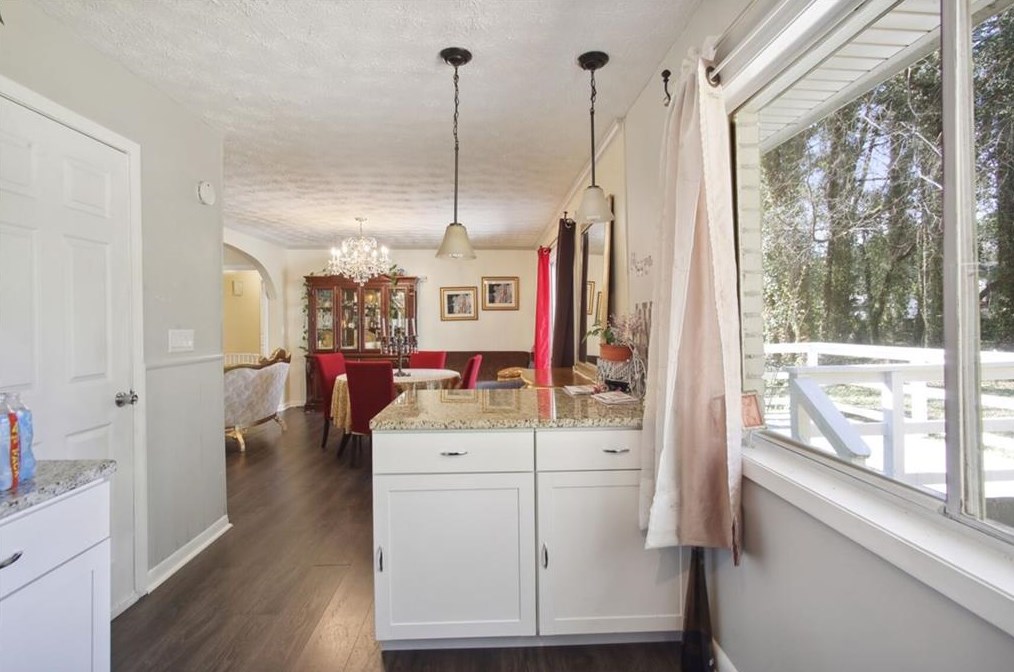 4010 Northstrand Dr, Decatur GA  30035-2372 exterior