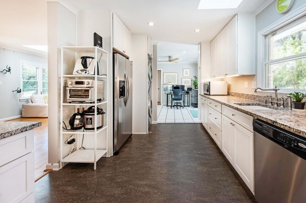 430 Bridlewood Cir, Decatur GA  30030-1617 exterior