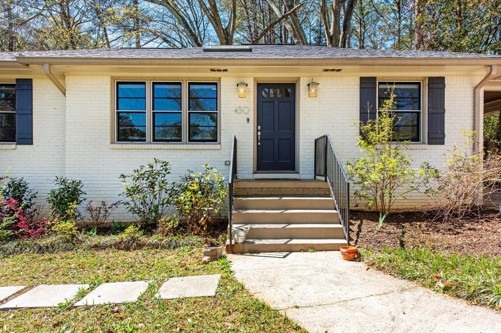 430 Bridlewood Cir, Decatur GA  30030-1617 exterior