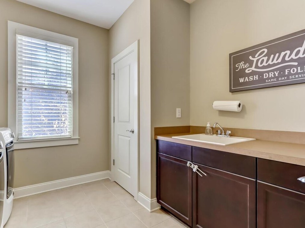 5022 Groover Dr, Smyrna GA  30080-7222 exterior