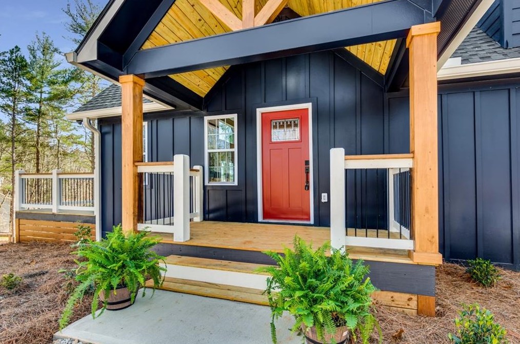 615 Laurel Cir, Dahlonega, GA 30533
