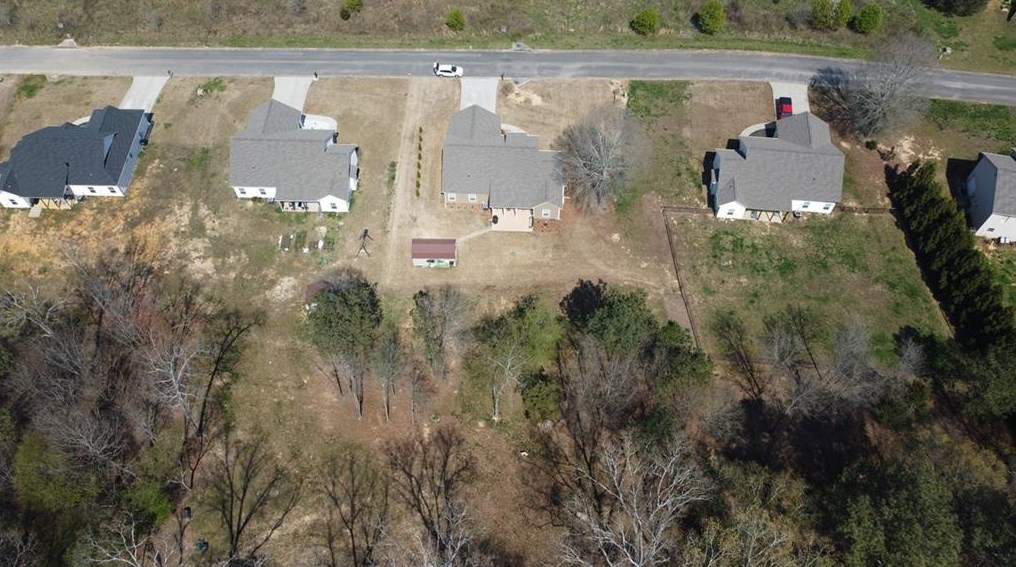 372 Peachtree Ln, Calhoun GA  30701-4388 exterior