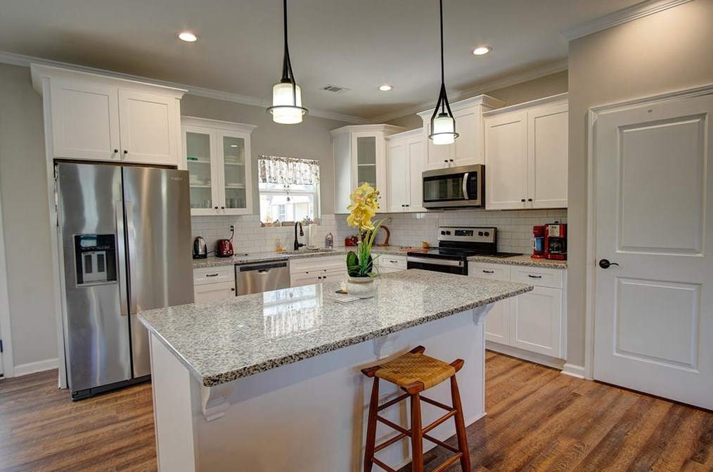 372 Peachtree Ln, Calhoun GA  30701-4388 exterior