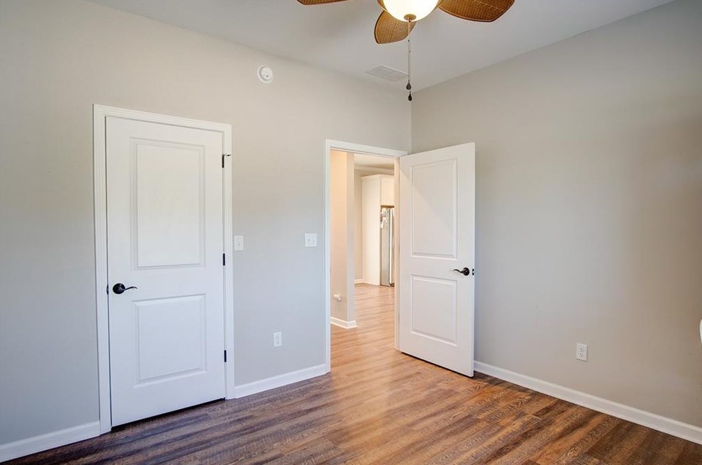 372 Peachtree Ln, Calhoun GA  30701-4388 exterior