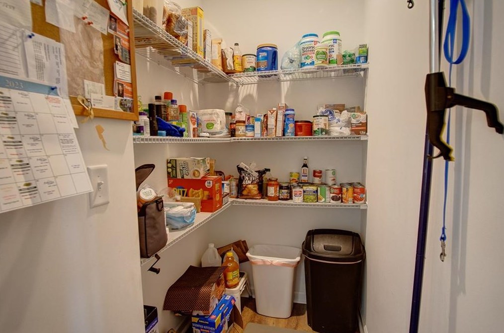 372 Peachtree Ln, Calhoun GA  30701-4388 exterior