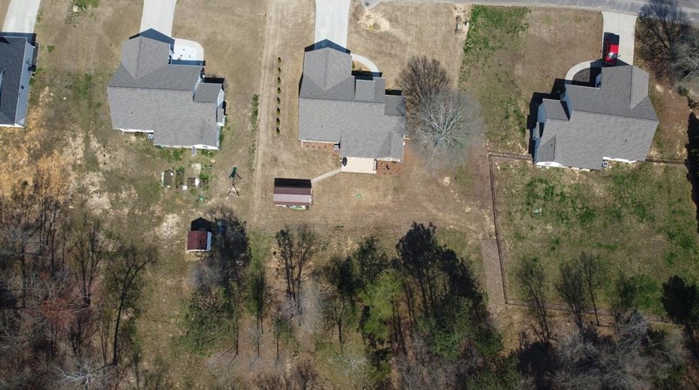 372 Peachtree Ln, Calhoun GA  30701-4388 exterior