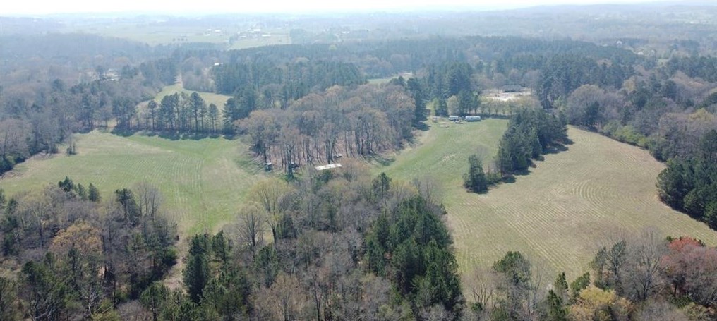 372 Peachtree Ln, Calhoun GA  30701-4388 exterior