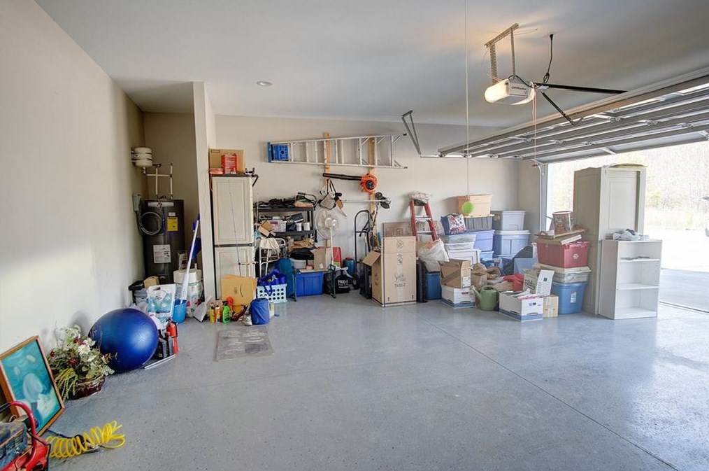 372 Peachtree Ln, Calhoun GA  30701-4388 exterior