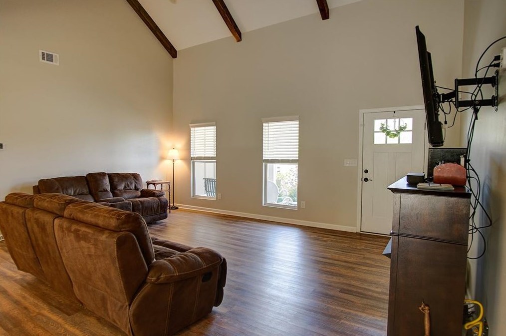 372 Peachtree Ln, Calhoun GA  30701-4388 exterior