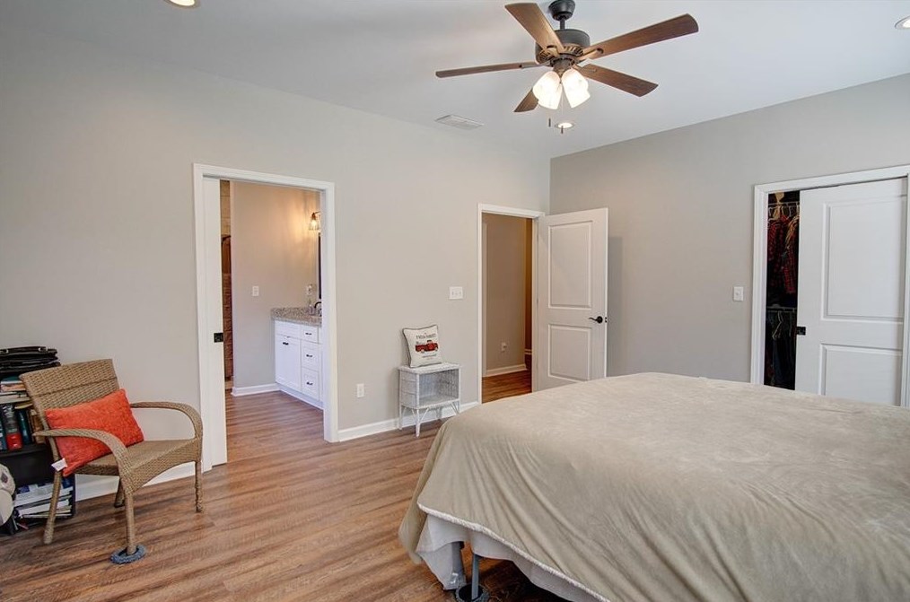 372 Peachtree Ln, Calhoun GA  30701-4388 exterior