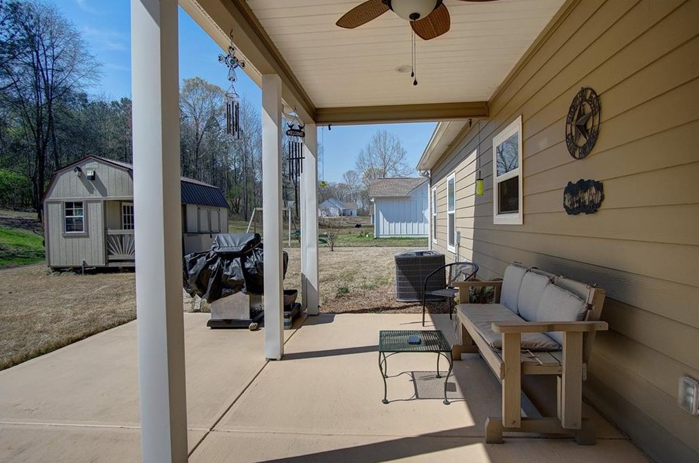 372 Peachtree Ln, Calhoun GA  30701-4388 exterior