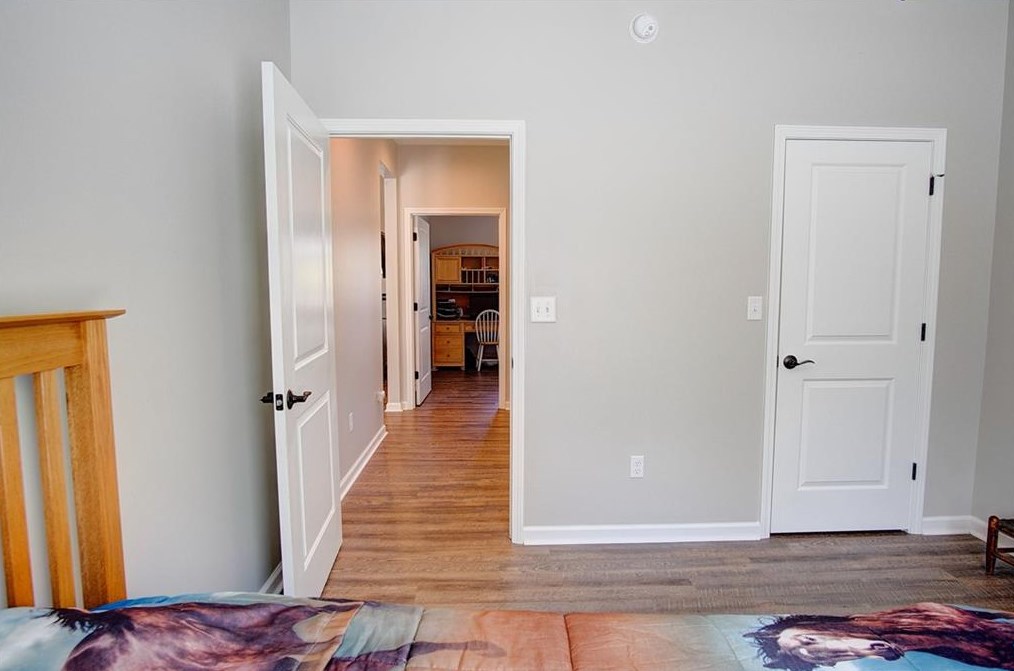 372 Peachtree Ln, Calhoun GA  30701-4388 exterior