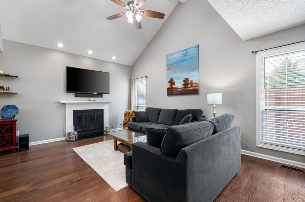 1000 Creatwood Cir, Smyrna GA  30080-8211 exterior