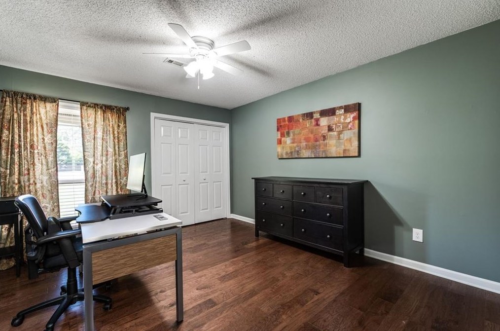 1000 Creatwood Cir, Smyrna GA  30080-8211 exterior